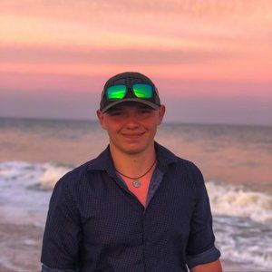 Meet your Posher, Devin